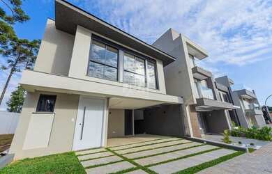 Imagem: A casa em condomínio possui 3 Dormitórios, 4 Banheiros, 2