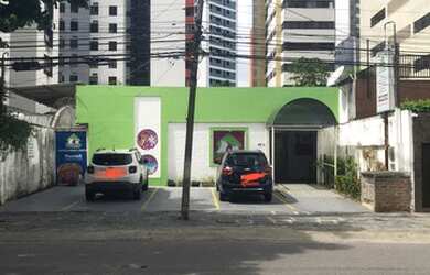 Imagem: O depósito possui 5 Vagas na garagem e 550m² de Área e está