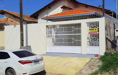 Imagem: A casa possui 2 Dormitórios, 2 Banheiros e 1 Vaga na garagem