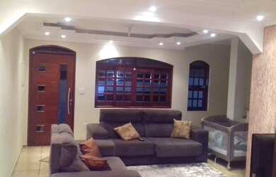 Imagem: A casa possui 2 Dormitórios, 4 Banheiros, 2 Vagas na garagem