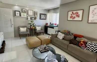 Imagem: A casa possui 2 Dormitórios, 2 Banheiros, 2 Vagas na garagem