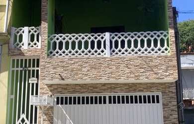 Imagem: A casa possui 3 Dormitórios, 3 Banheiros, 2 Vagas na garagem