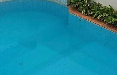 Imagem: A casa possui 5 Dormitórios, 5 Banheiros, 4 Vagas na garagem