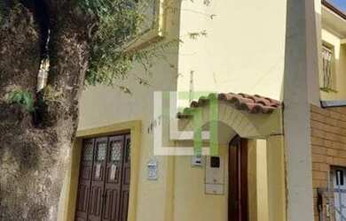 Imagem: A casa possui 2 Dormitórios, 2 Banheiros, 2 Vagas na garagem