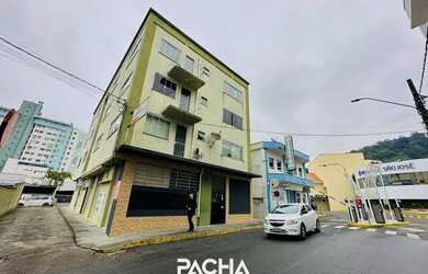 Imagem: O apartamento possui 3 Dormitórios, 1 Banheiro, 1 Vaga na garagem