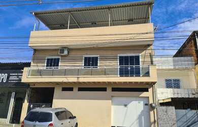 Imagem: A casa possui 2 Dormitórios, 2 Banheiros, 1 Vaga na garagem