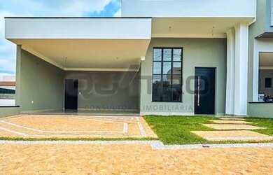 Imagem: A casa em condomínio possui 3 Dormitórios, 3 Banheiros, 4