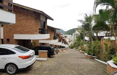Imagem: A casa possui 5 Dormitórios, 5 Banheiros, 5 Vagas na garagem