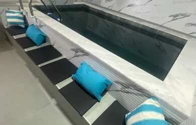 Imagem: A casa possui 3 Dormitórios, 2 Banheiros, 2 Vagas na garagem