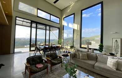 Imagem: A casa em condomínio possui 3 Dormitórios, 5 Banheiros, 4