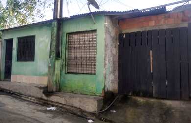 Imagem: A casa possui 2 Dormitórios, 2 Banheiros, 1 Vaga na garagem