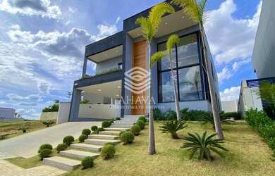 Imagem: A casa em condomínio possui 5 Dormitórios, 5 Banheiros, 4