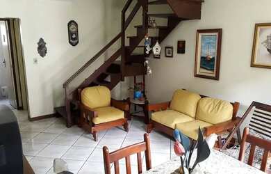 Imagem: A casa possui 3 Dormitórios, 4 Banheiros, 2 Vagas na garagem