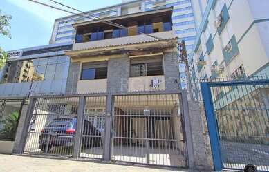 Imagem: A casa possui 5 Dormitórios, 5 Banheiros, 3 Vagas na garagem