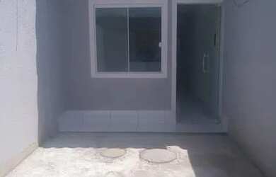 Imagem: A casa possui 2 Dormitórios, 1 Banheiro e 1 Vaga na garagem