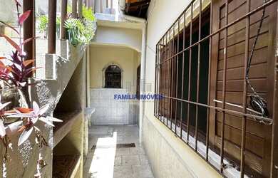 Imagem: A casa possui 2 Dormitórios, 3 Banheiros, 2 Vagas na garagem