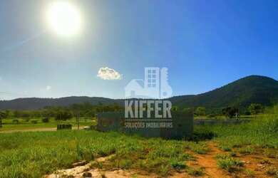 Imagem 4: Casa com 3 Quartos, Suíte com Closet, Piscina e Vista para as Montanhas