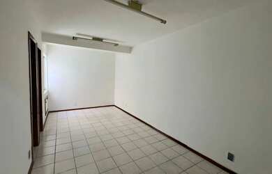 Imagem 3: Escritório para aluguel com 32 metros quadrados em Centro - Joinville - SC