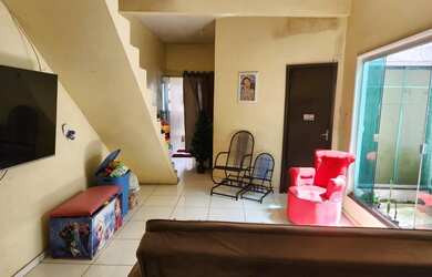 Imagem 3: Vendo Casa Paar Próximo Canteiro Central