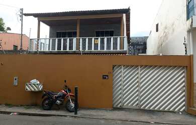 Imagem: A casa possui 3 Dormitórios, 4 Banheiros, 4 Vagas na garagem