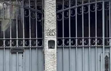 Imagem: A casa possui 2 Dormitórios, 3 Banheiros, 2 Vagas na garagem