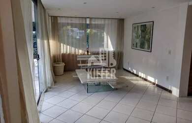 Imagem: A casa em condomínio possui 4 Dormitórios, 5 Banheiros, 2