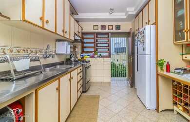 Imagem 11: Sobrado com 4 quartos e 4 vagas em Petrópolis