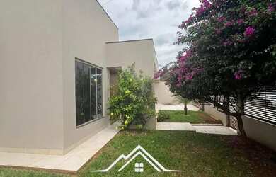 Imagem: A casa em condomínio possui 3 Dormitórios, 3 Banheiros, 2