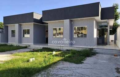 Imagem: A casa possui 2 Dormitórios, 1 Banheiro, 2 Vagas na garagem