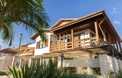 Imagem 3: Sobrado com 04 dormitórios sendo 01 suíte e 02 vagas de garagem Centro Matinhos