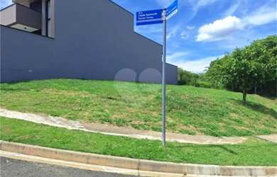 Imagem: O terreno possui 282m² de Área e está localizado em Pinheirinho