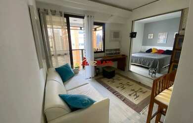 Imagem: O apartamento possui 1 Dormitório, 1 Banheiro, 1 Vaga na garagem