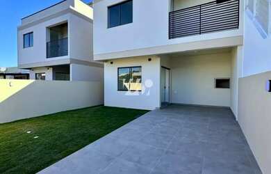 Imagem: A casa possui 2 Dormitórios, 3 Banheiros, 3 Vagas na garagem