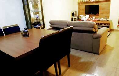 Imagem: A casa possui 4 Dormitórios, 3 Banheiros, 2 Vagas na garagem