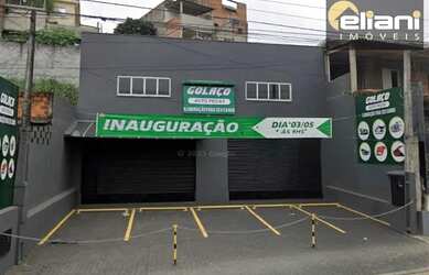 Imagem: O depósito possui 4 Vagas na garagem, 250m² de Área e está