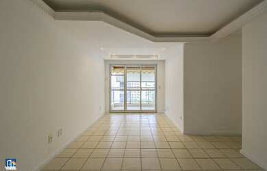 Imagem: O apartamento possui 3 Dormitórios, 2 Banheiros, 1 Vaga na