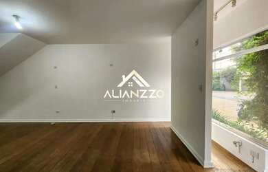 Imagem: O depósito possui 2 Vagas na garagem e 21m² de Área e está