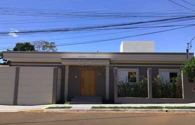 Imagem: A casa em condomínio possui 3 Dormitórios, 1 Banheiro, 4 Vagas