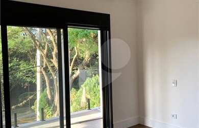 Imagem 12: Santana de Parnaíba - Casa Padrão - Santana de Parnaíba