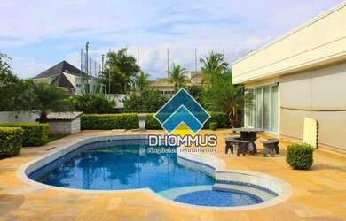 Imagem: A casa em condomínio possui 4 Dormitórios, 5 Banheiros, 1.100m²