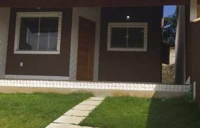 Imagem: A casa possui 2 Dormitórios, 2 Banheiros, 2 Vagas na garagem