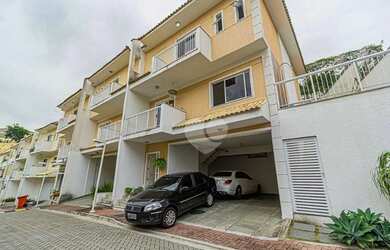 Imagem: A casa em condomínio possui 3 Dormitórios, 2 Banheiros, 2