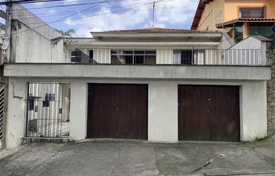 Imagem: A casa possui 3 Dormitórios, 4 Banheiros, 4 Vagas na garagem