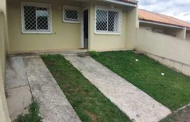 Imagem: A casa em condomínio possui 2 Dormitórios, 1 Banheiro, 2 Vagas