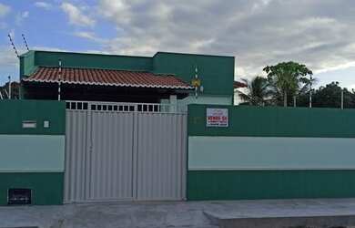 Imagem: A casa possui 2 Dormitórios, 2 Banheiros, 2 Vagas na garagem