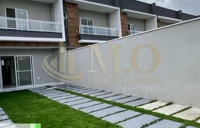 Imagem: A casa possui 3 Dormitórios, 3 Banheiros, 3 Vagas na garagem