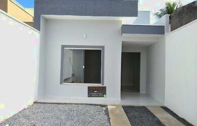 Imagem: A casa possui 2 Dormitórios, 2 Banheiros, 2 Vagas na garagem