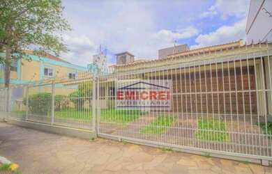 Imagem: O depósito possui 3 Vagas na garagem, 420m² de Área e está