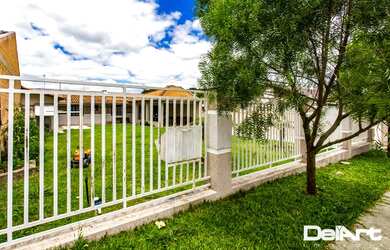 Imagem: A casa possui 2 Dormitórios, 1 Banheiro, 5 Vagas na garagem