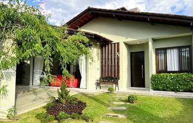 Imagem: A casa em condomínio possui 3 Dormitórios, 3 Banheiros, 2